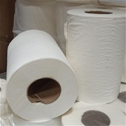 Полотенца бумажные с центральной вытяжкой.Комфорт 120м,белые,диаметр рулона 13см.